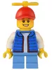 cty1504 - LEGO minifigura fiú rövid lábakkal, kék ruhában, piros propelleres sapkában