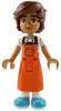 frnd0814 - LEGO Friends Leo minifigura, fehér szakács felsőben és vöröses narancssárga kötényben